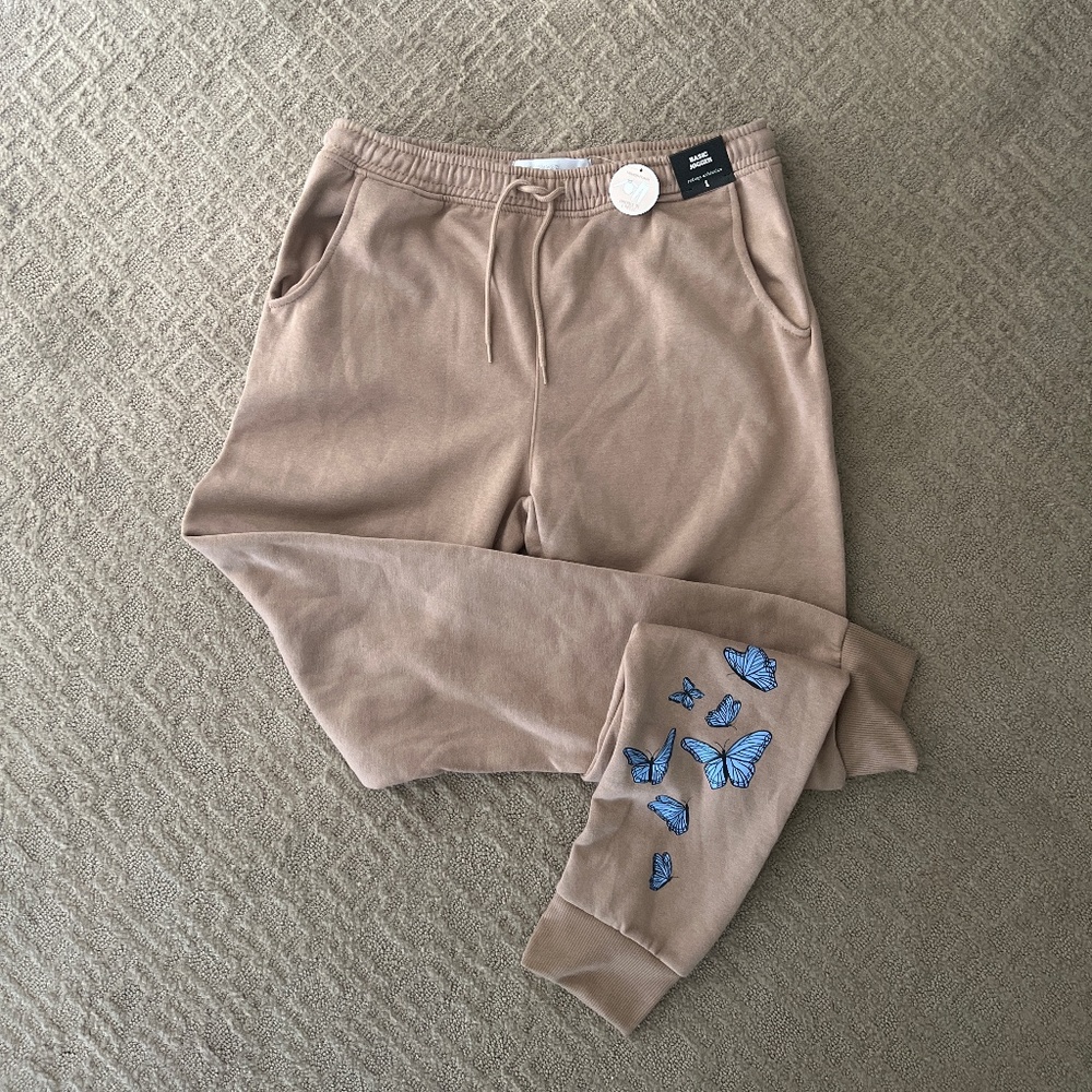 🦋Joggers with butterflies 🦋